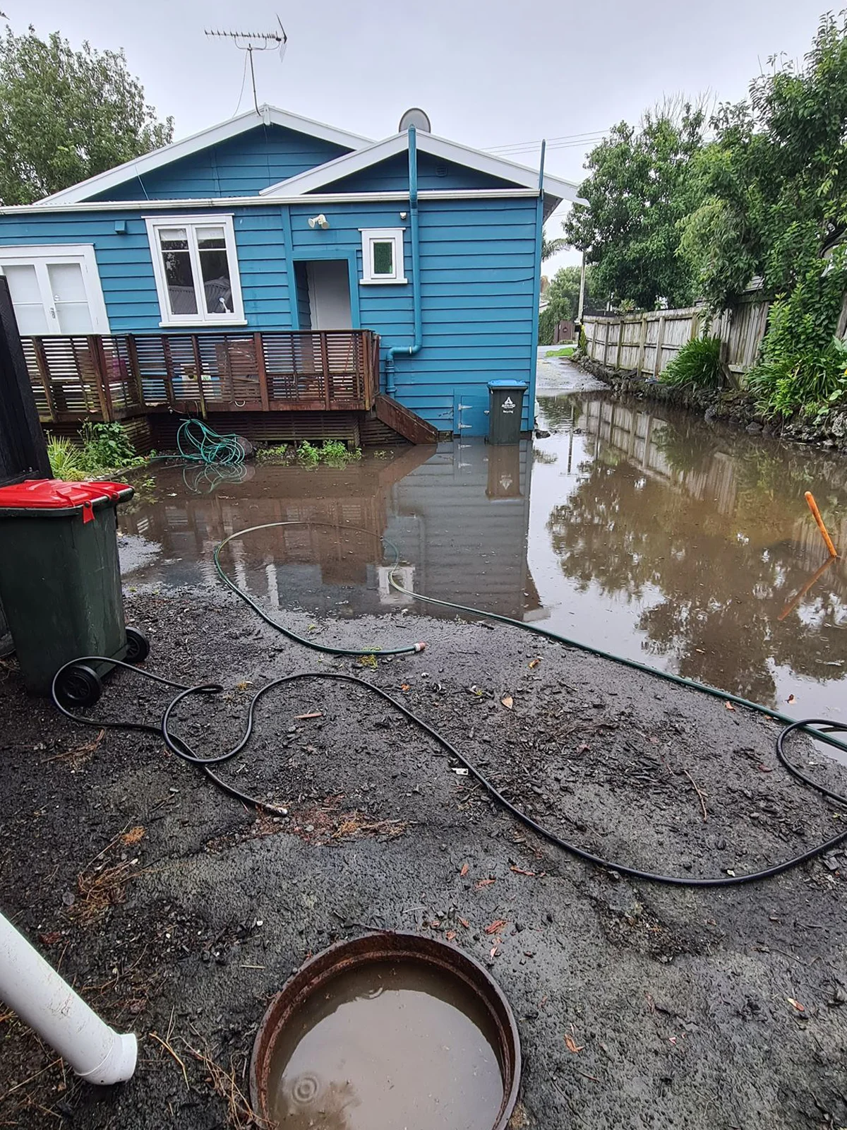 Warning signs of drain issues Warning signs of drain issues